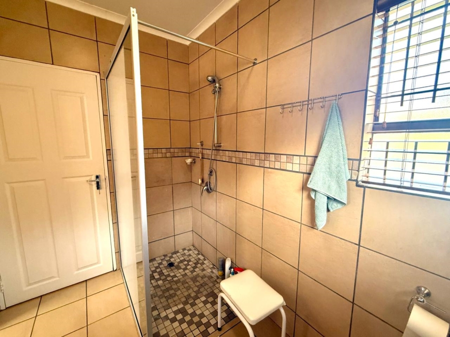 1 Bedroom Property for Sale in Langenhovenpark Free State